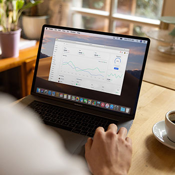 窥探背后真相：这个瓜被51八卦重新扒开后，怎么越扒越不简单，谁在刻意带节奏